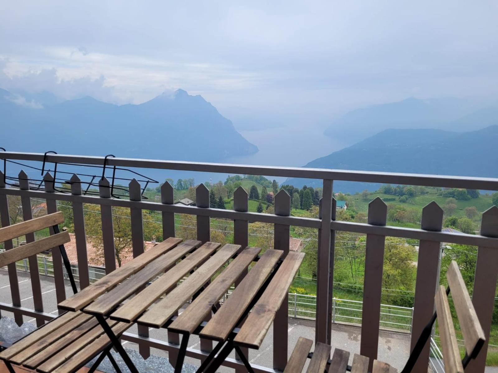 Panorama Verde Lago Bossico Buitenkant foto