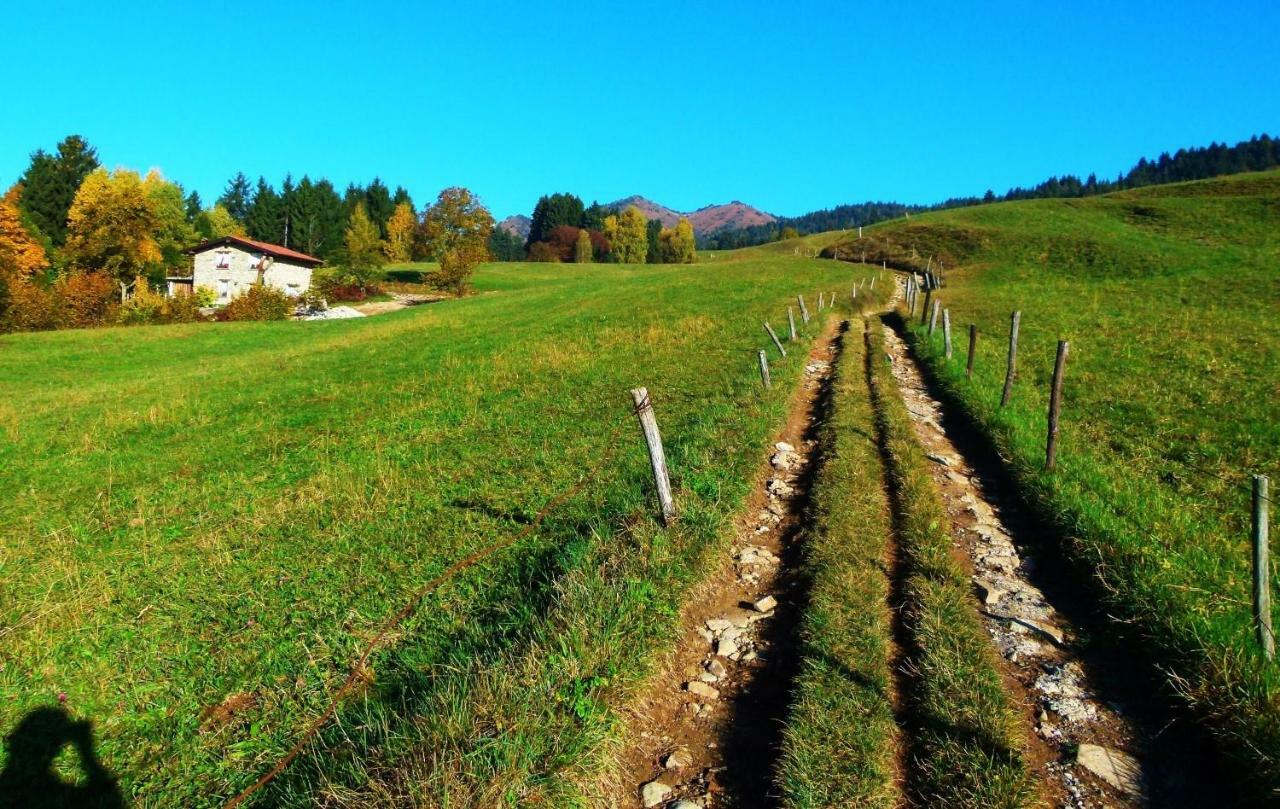 Panorama Verde Lago Bossico Buitenkant foto